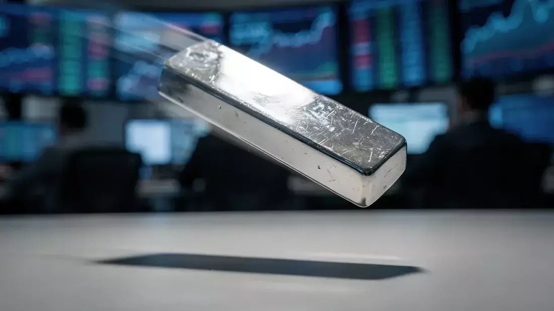 Plata 2026: caída del 16,6% por Fed restrictiva y tensión en Oriente Próximo