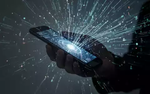 Eine schattenhafte Hand hält ein Smartphone, aus dem digitale Datenströme strömen, was Datenschutz- und Sicherheitsbedenken symbolisiert. - Foto: über boerse-global.de