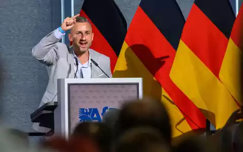 «Die Leute möchten den politischen Wandel», sagt AfD-Spitzenkandidat Ulrich Siegmund. - Foto: Klaus-Dietmar Gabbert/dpa