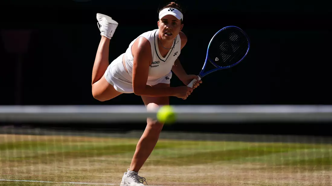 Linda Noskova feiert in Wimbledon ihren ersten Grand-Slam-Titel. - Bild: Mike Egerton/PA Wire/dpa