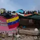 Fast 18.000 Menschen haben ihr Zuhause verloren. (Archivbild) - Bild: Ariana Cubillos/AP/dpa