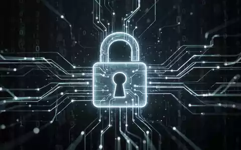 Digitales Vorhängeschloss-Symbol über abstraktem Netzwerk aus leuchtenden Linien, symbolisiert Cybersicherheit und Datenschutz. - Foto: über boerse-global.de