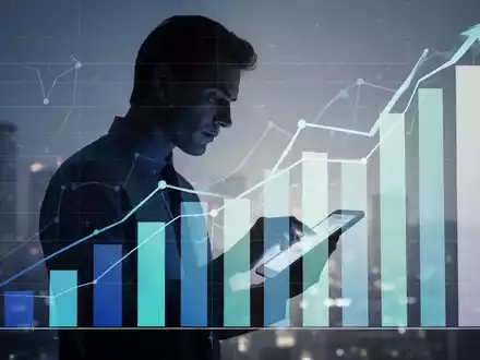 Eine Grafik zeigt steigende Balken und eine Person, die auf ein Tablet schaut, symbolisch für steigende Krankenkassenbeiträge und digitale Kommunikation. - Foto: über boerse-global.de
