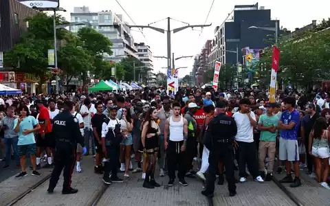 Die Menschen feierten auf der Straße.  - Foto: Keito Newman/The Canadian Press/AP/dpa