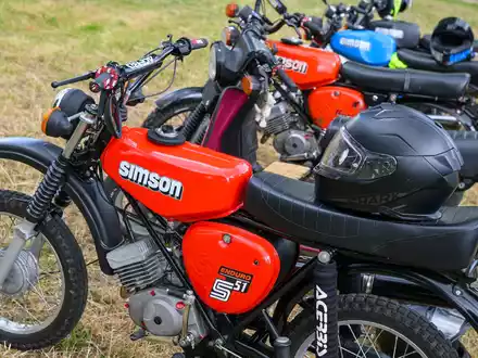 Gibt es einen Sonderstatus auch für Simson-Reimporte. Thüringen führt Gespräche (Illustration). - Foto: Patrick Pleul/dpa