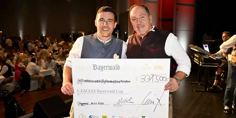 3. EAGLES Bayerwald Cup in Deggendorf sammelt 331.500 Euro für den guten Zweck - Foto: presseportal.de