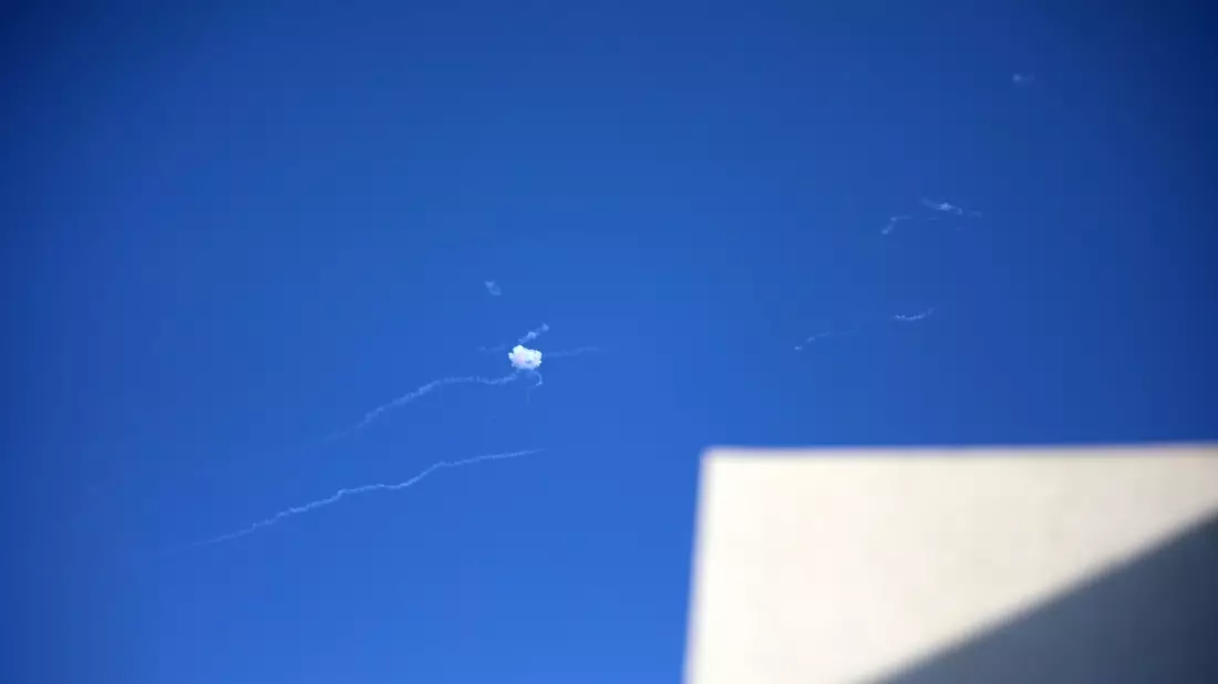 Auch der vom US-Militär genutzte Stützpunkt Al-Udeid in Katar wurde nach iranischen Angaben beschossen. - Bild: Stringer/dpa