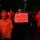 Irans Führung fordert Vergeltung für die Tötung des obersten Führers Ajatollah Ali Chamenei. - Bild: Vahid Salemi/AP/dpa
