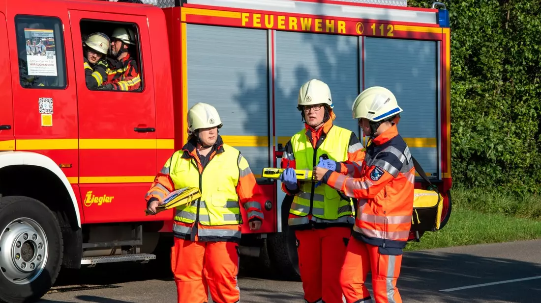 FW-RD: Realitätsnahe Großübung fordert Feuerwehr und Rettungsdienst in Tappendorf - Bild: presseportal.de