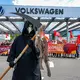 Protest gegen Sparpläne bei VW. - Bild: Jan Woitas/dpa