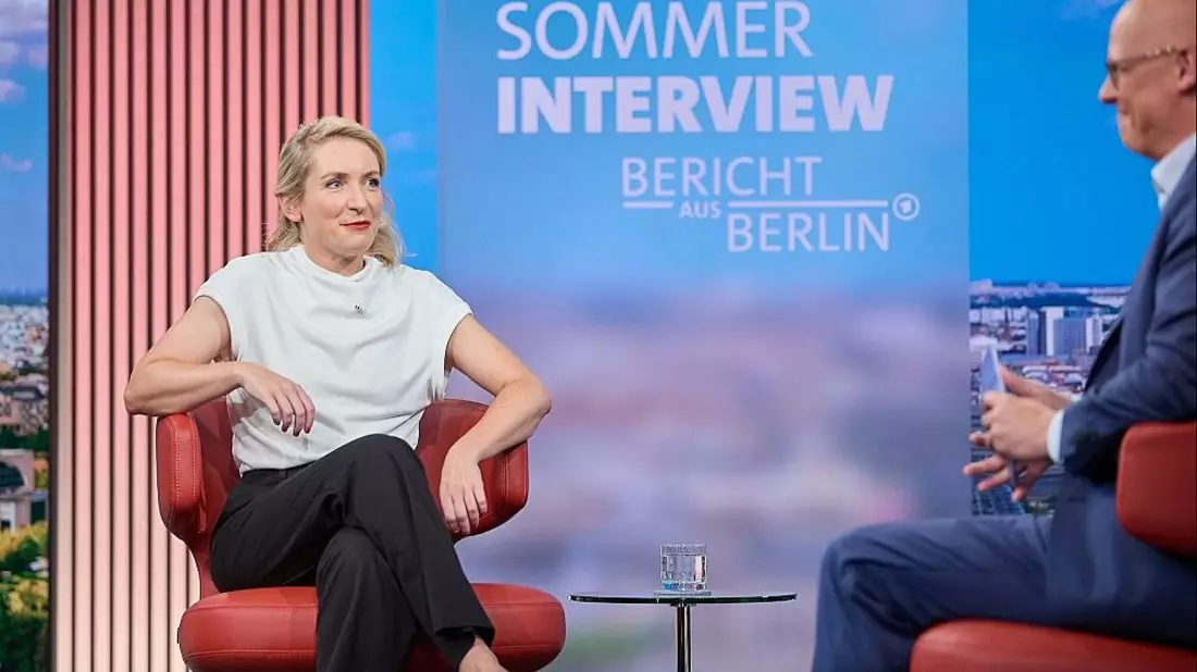 Linken-Chefin will breite Bündnisse gegen diesen Sozialkahlschlag