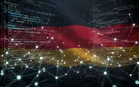Abstrakte Cyberbedrohung mit leuchtenden Codezeilen, Netzwerkverbindungen und angedeuteten deutschen Farben im Hintergrund. - Foto: über boerse-global.de