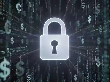 Ein stilisiertes, leuchtendes VorhĂ€ngeschloss-Symbol ĂŒber einem Hintergrund aus abstrakten Datenströmen und WĂ€hrungssymbolen, das digitale Sicherheit und finanzielle IntegritĂ€t symbolisiert. - Foto: ĂŒber boerse-global.de