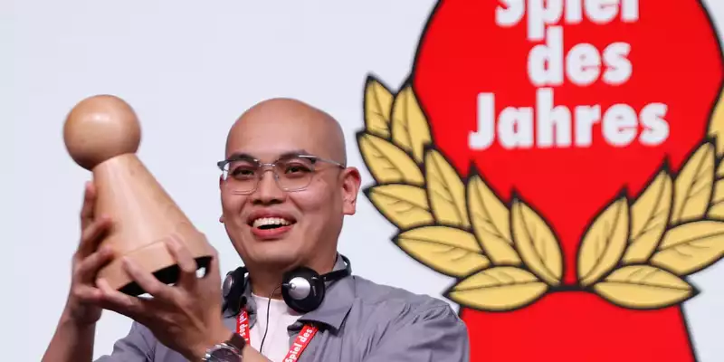 Die begehrte Auszeichnung «Spiel des Jahres» geht 2026 an den indonesischen Spiele-Entwickler Martin Ang.  - Foto: Carsten Koall/dpa