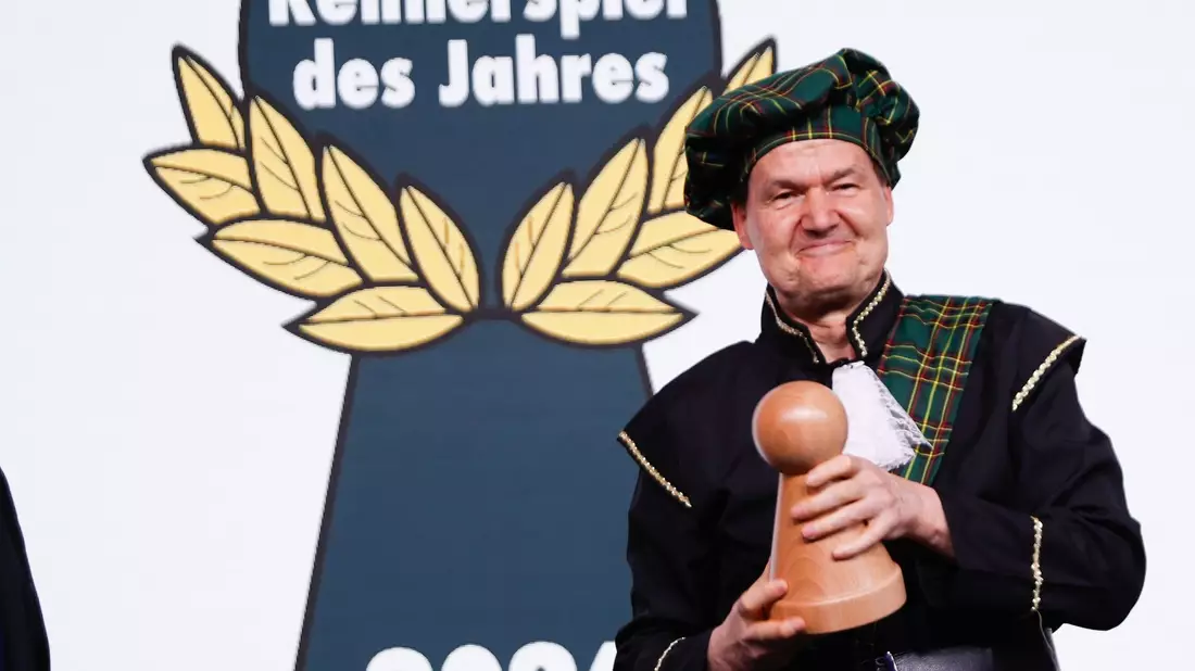 Spiele-Autor Reiner Knizia hat für «Rebirth» die Auszeichnung in der Kategorie «Kennerspiel des Jahres» gewonnen.   - Bild: Carsten Koall/dpa