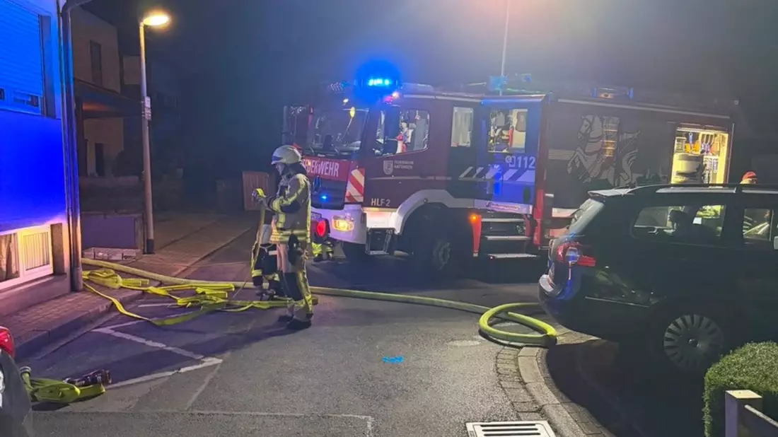 FW-EN: Einsatzmarathon am Sonntag: Hattinger Feuerwehr rettet Frau aus der Ruhr und verhindert Wohnungsbrand. - Bild: presseportal.de