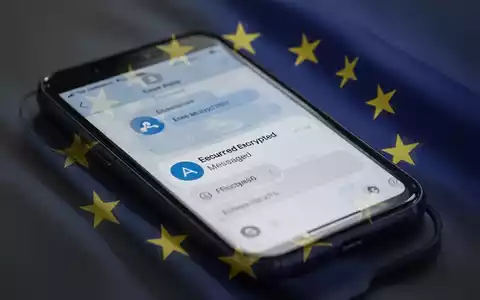 Smartphone-Bildschirm mit sicherer Messaging-App und EU-Flaggen-Overlay, Symbol für digitale Privatsphäre und Regulierung. - Foto: über boerse-global.de
