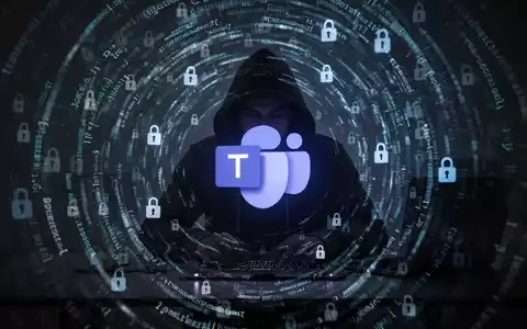 Schattenfigur mit Laptop, Microsoft Teams-Logo auf dem Bildschirm, umgeben von digitalem Code und Vorhängeschloss-Symbolen. - Foto: über boerse-global.de