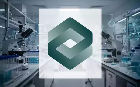 Abstrakte Darstellung des Biotechnologie- und Pharmasektors mit Fokus auf regulatorische Meilensteine in einem sterilen Laborumfeld. - Foto: über boerse-global.de
