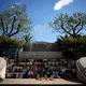 Zahlreiche Menschen verloren bei dem Anschlag in Nizza Angehörige und teils mehrere Familienmitglieder. (Archivbild) - Bild: Daniel Cole/AP/dpa