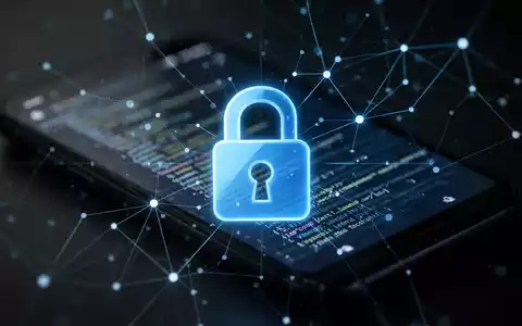 Ein blau leuchtendes Vorhängeschloss-Symbol über einem digitalen Netzwerk, das Datenschutz und unsichere VPN-Apps auf Android symbolisiert. - Foto: über boerse-global.de