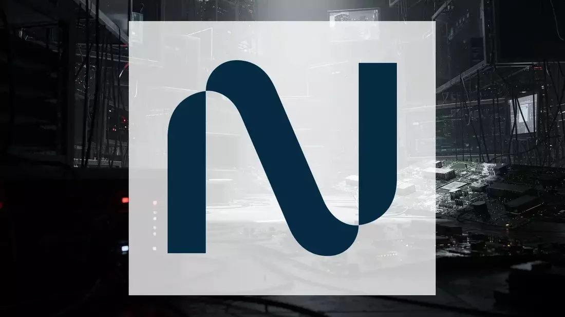 Nebius Stock Plunge: Meta Cloud Threat Sparks 17% Selloff, Analysts Push Back