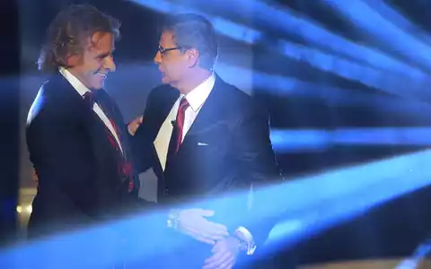 Die TV-Moderatoren Günther Jauch und Thomas Gottschalk kennen sich seit Jahrzehnten. (Archivbild) - Foto: picture alliance / dpa