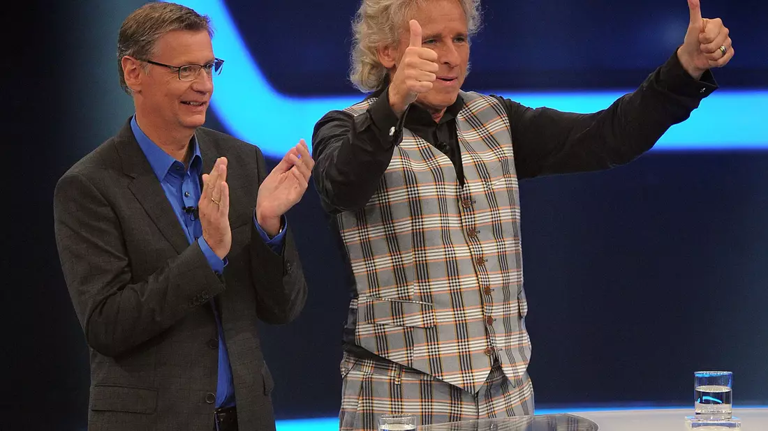 Günther Jauch wird 70 und bekommt Glückwünsche von seinem Freund Thomas Gottschalk. (Archivbild) - Bild: Henning Kaiser/dpa