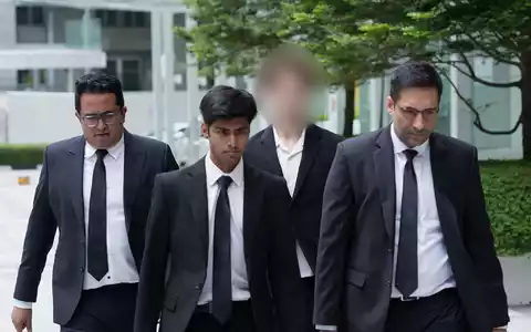 Dem Studenten könnte für seine Aktion eine Gefängnisstrafe drohen. - Foto: David Hu/AP/dpa