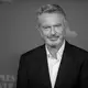 Er wolle nicht allein sterben, hatte Sam Neill nach seiner Krebsdiagnose gesagt. Wie seine Familie mitteilte, war sie in seinen letzten Stunden bei ihm. - Bild: Daniel Leal-Olivas/PA Wire/dpa