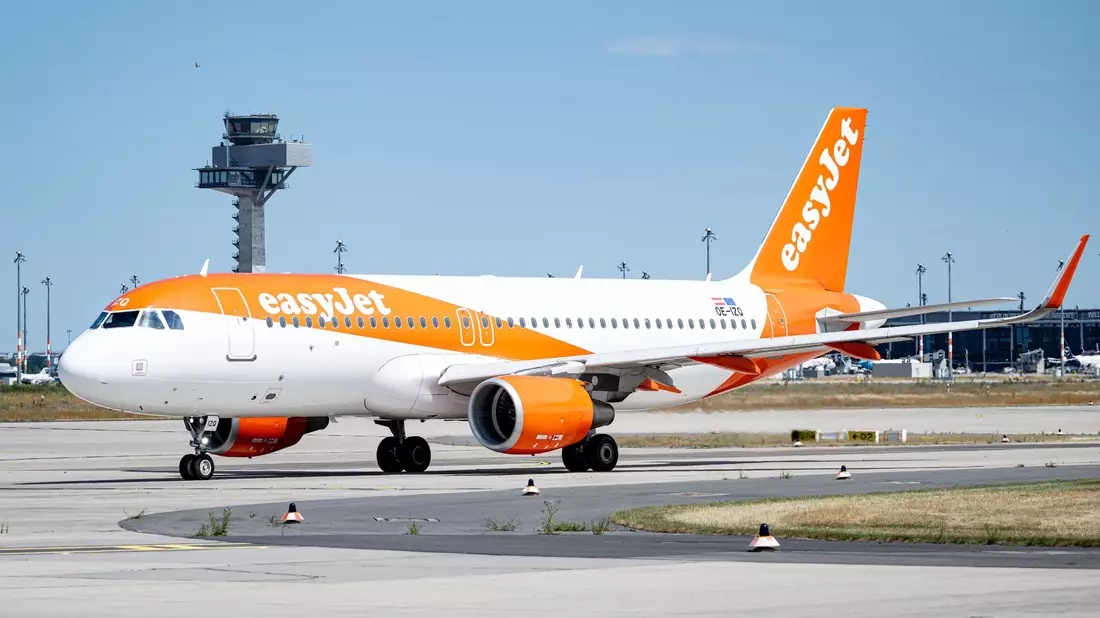 Easyjet bietet noch viele Direktflüge ab Berlin an.   - Bild: Fabian Sommer/dpa