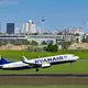 Ryanair streicht sein Angebot in Berlin zusammen.  - Bild: Patrick Pleul/dpa