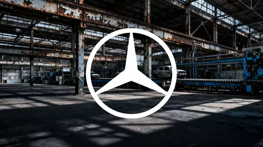 Mercedes-Benz Expands Hungary Plant, Restructures Bonds as China Sales Crash