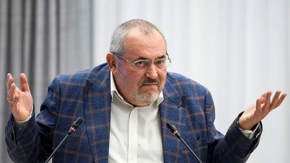 Das russische Justizministerium hatte den liberalen Politiker in der vergangenen Woche als «ausländischer Agent» eingestuft. (Archivbild) - Bild: Alexander Zemlianichenko/AP/dpa