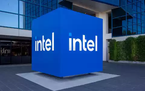 Intel steckt fünf Milliarden Euro in die Modernisierung seines Chip-Werks in Irland. (Archivbild) - Foto: Andrej Sokolow/dpa