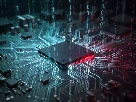 Leuchtende Platine mit digitalem Binärcode, der kritische Software-Schwachstellen und Cyber-Bedrohungen symbolisiert. - Foto: über boerse-global.de