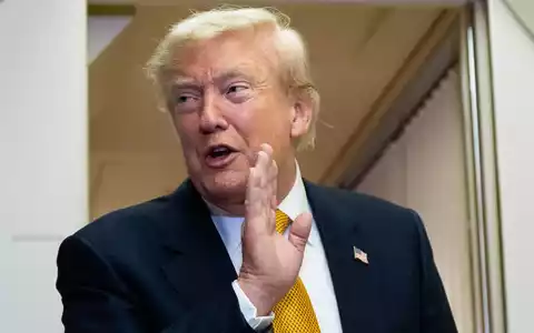 Die USA werden nach dem Willen von US-Präsident Trump wieder gegen Schiffe mit Start und Ziel im Iran vorgehen. (Archivfoto) - Foto: Alex Brandon/AP photo/dpa