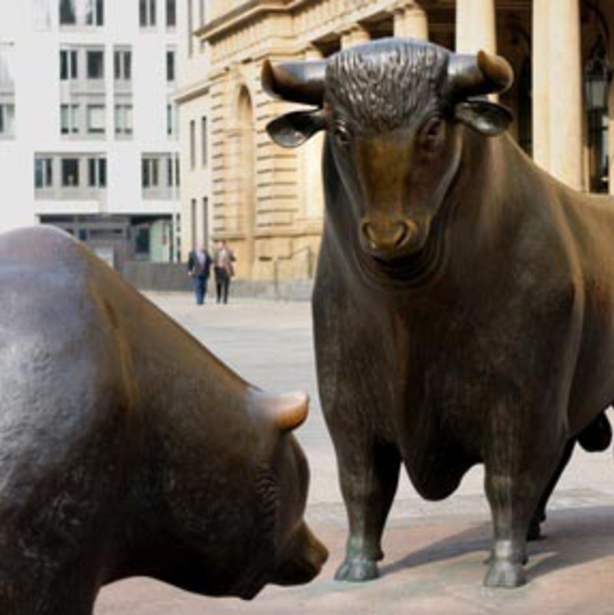 Bulle und Bär - Foto: Fotolia.com / emu-coffee