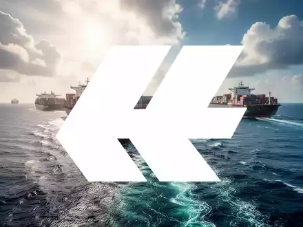 Eine abstrakte, atmosphärische Szene mit Containerschiffen auf dem Meer, die den Schifffahrtssektor und eine optimistische Marktstimmung darstellt. - Foto: über boerse-global.de