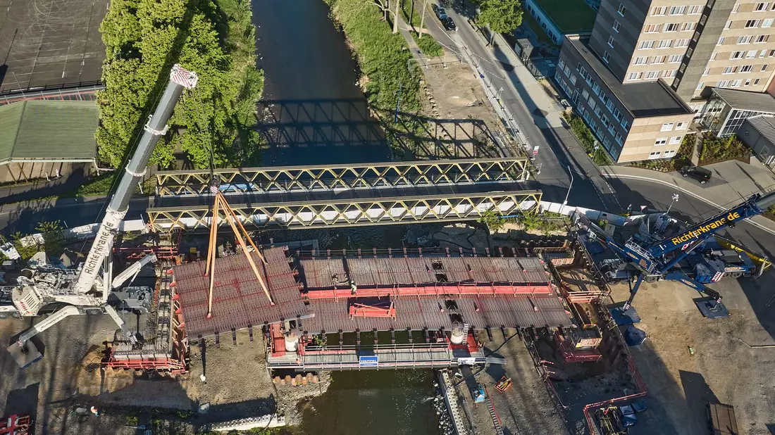 Die alte Landgrafenbrücke in Bad Neuenahr-Ahrweiler wurde durch die Flutkatastrophe 2021 total zerstört. (Archivbild) - Bild: Thomas Frey/dpa
