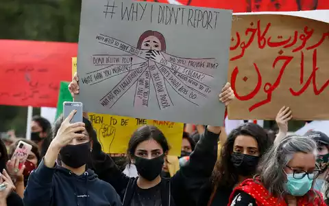 Pakistanische Aktivistinnen demonstrieren im Rahmen des Internationalen Frauentags. (Archivbild) - Foto: Anjum Naveed/AP/dpa