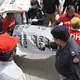 Der Mord an Qandeel Baloch im Juli 2016 regte Gesetzesänderungen in Pakistan an. (Archivbild) - Bild: Faisal Kareem/EPA/dpa