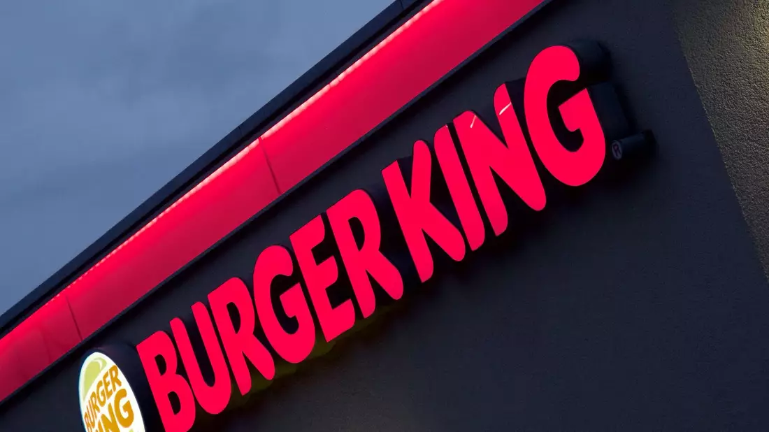 Burger King will in Deutschland wieder auf Expansion umschalten. (Archiv) - Bild: Carsten Hoefer/dpa