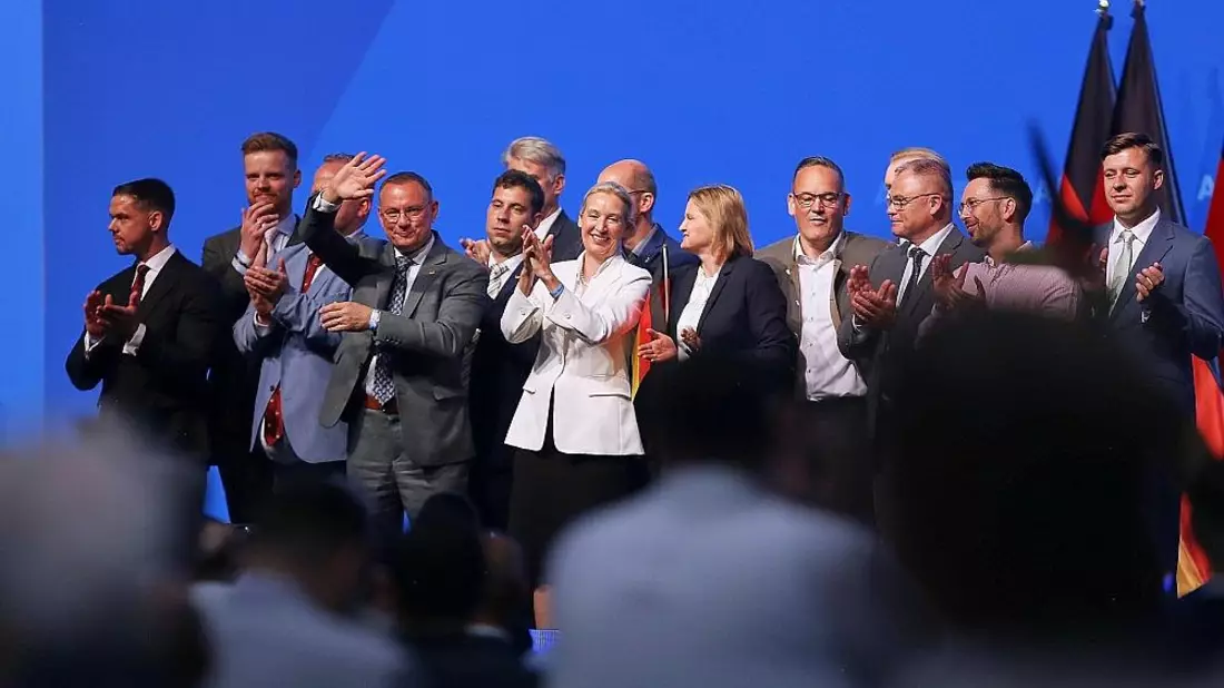 Yougov: AfD verliert - bleibt aber klar stärkste Kraft