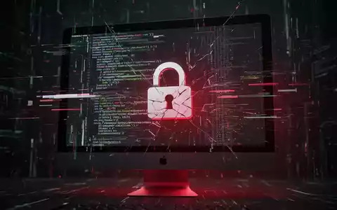 Stilisierter Mac-Bildschirm mit glitchartigem Code und kaputtem Vorhängeschloss, Symbol für Malware und Sicherheitsverletzung. - Foto: über boerse-global.de