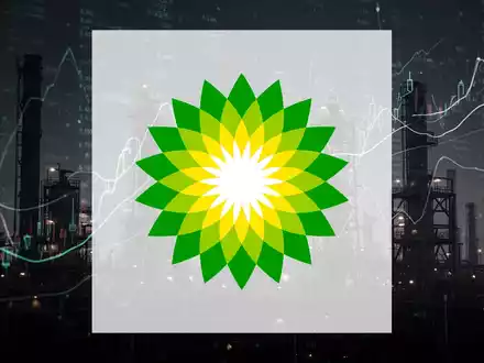 Abstrakte Darstellung des Energiesektors mit dunklen Industriesilhouetten und leuchtenden digitalen Linien, die den Handel symbolisieren. - Foto: über boerse-global.de
