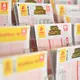 Die Regeln bei klassischem Lotto und beim Eurojackpot sind nicht gleich. Der Gewinn wird anders ausgeschüttet. (Archivbild) - Bild: Shireen Broszies/dpa