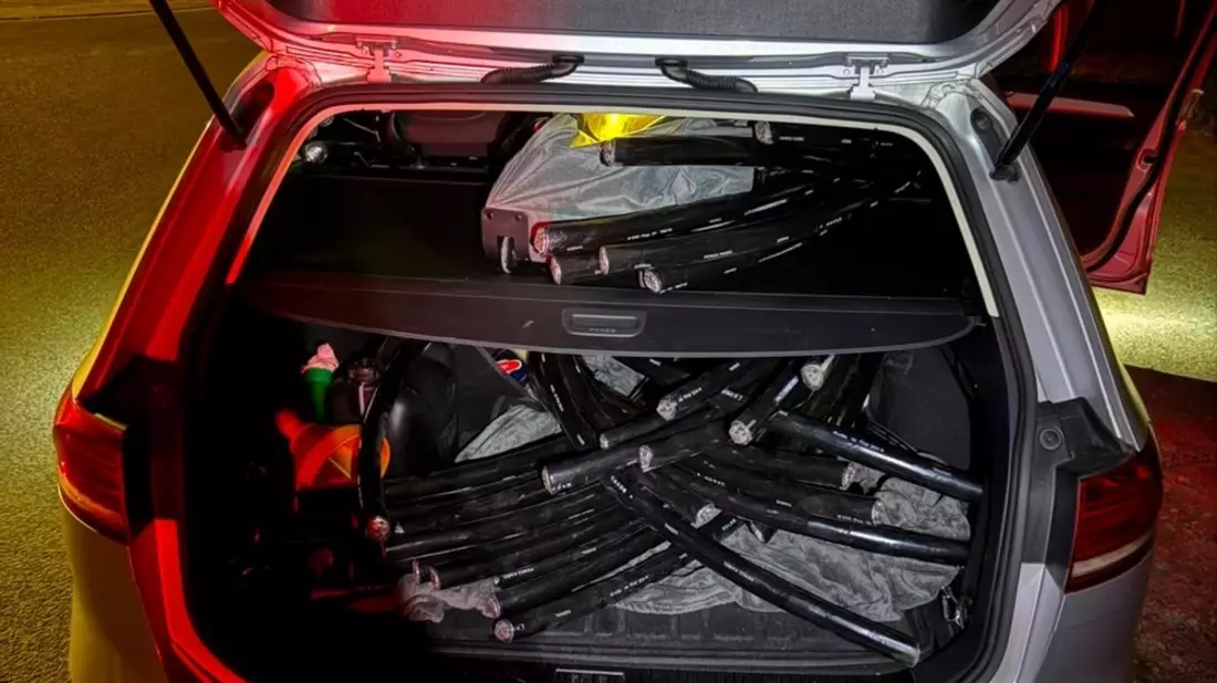 BPOL-H: Gemeinsame Pressemitteilung der Polizeiinspektion Hameln-Pyrmont/Holzminden und Bundespolizeiinspektion Hannover: Mutmaßliche Buntmetalldiebe nach nächtlicher Verkehrskontrolle bei Springe gestoppt - Bild: presseportal.de