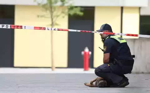 Bei dem Angriff an einem Gymnasium waren zwei 13 Jahre alte Mädchen schwer verletzt worden. (Archivbild) - Foto: Karl-Josef Hildenbrand/dpa