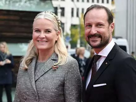 Die norwegische Kronprinzessin Mette-Marit und Kronprinz Haakon. (Archivbild) - Foto: Jens Kalaene/dpa